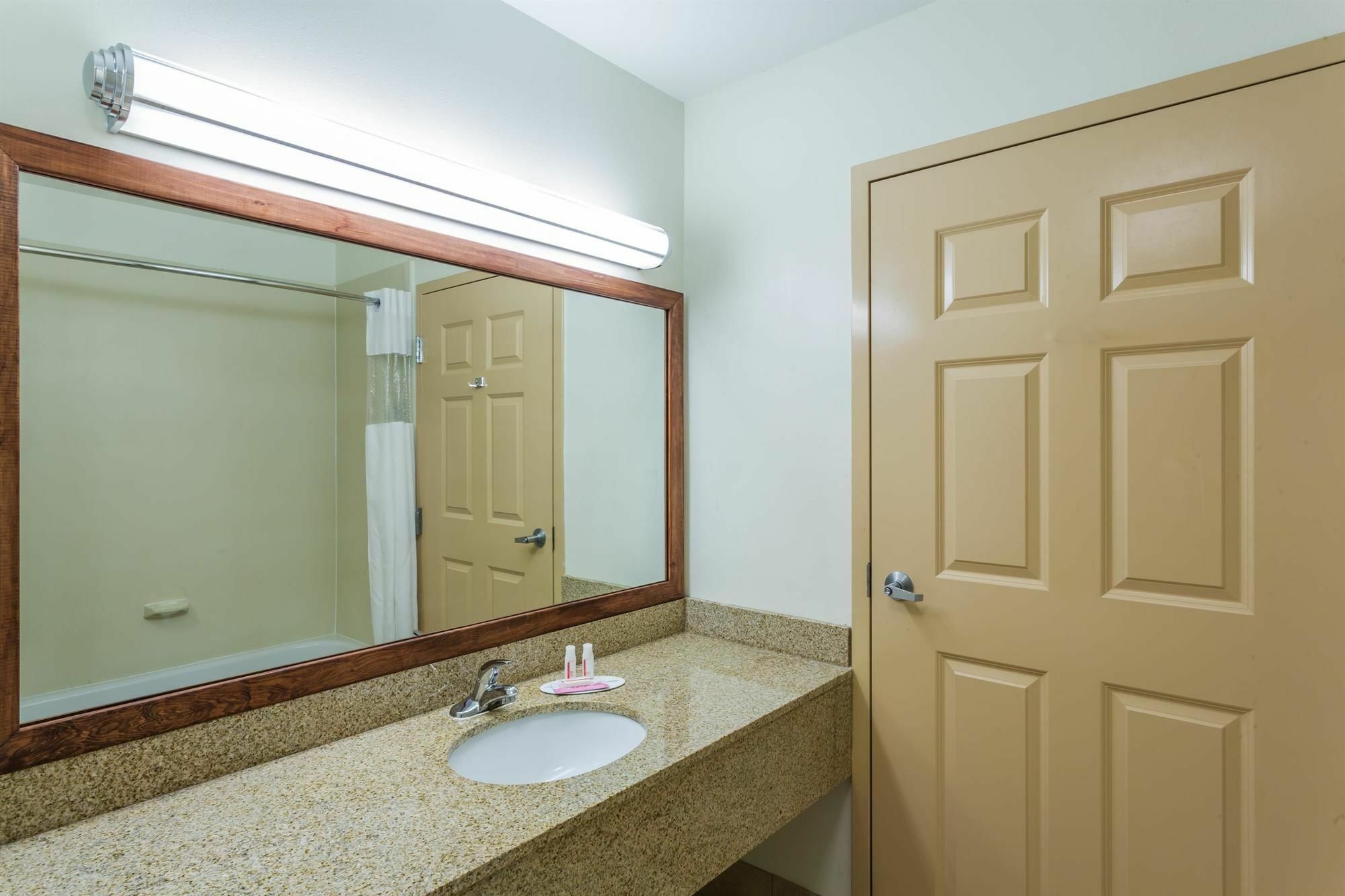 Red Roof Inn โฮมา ภายนอก รูปภาพ